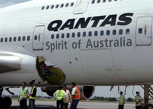 Podczas lotu otworzyły się drzwi w samolocie Qantas