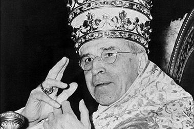 Historyk: "czarna legenda" Piusa XII to szaleństwo