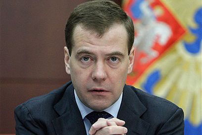 Miedwiediew ostrzega urzędników ignorujących polecenia