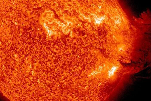 Ziemia bombardowana materią ze Słońca; co nam grozi?