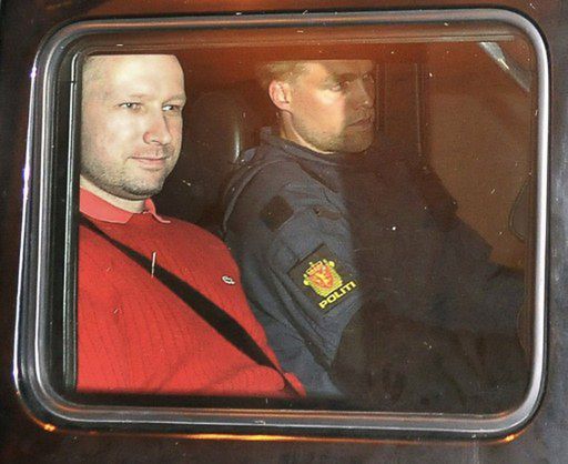 Wstrząsające rozmowy Breivika z policją podczas masakry