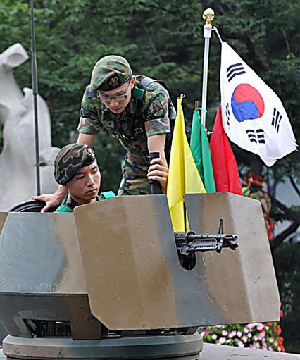 Manewry rozpoczęte - Korea Płn. "wymierzy surową karę"?