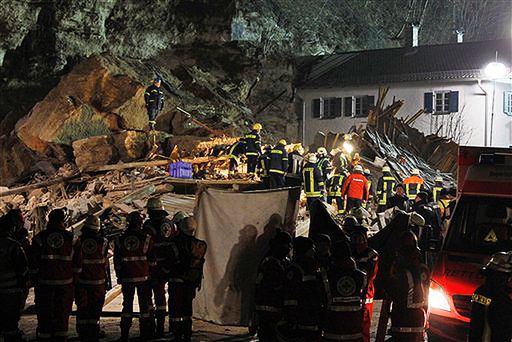 Gigantyczny głaz spadł na dom - zginęły dwie osoby