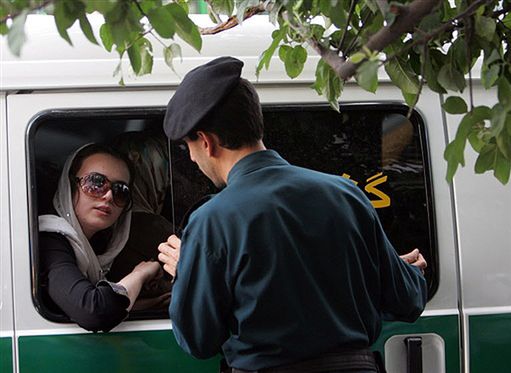 Irańska Policja Moralna wzmaga czujność