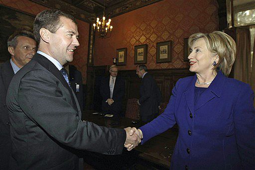 Clinton rozmawiała z Miedwiediewem o Iranie