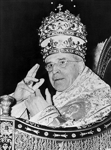 "Trzeba sprawdzić, co papież Pius XII zrobił dla Żydów"