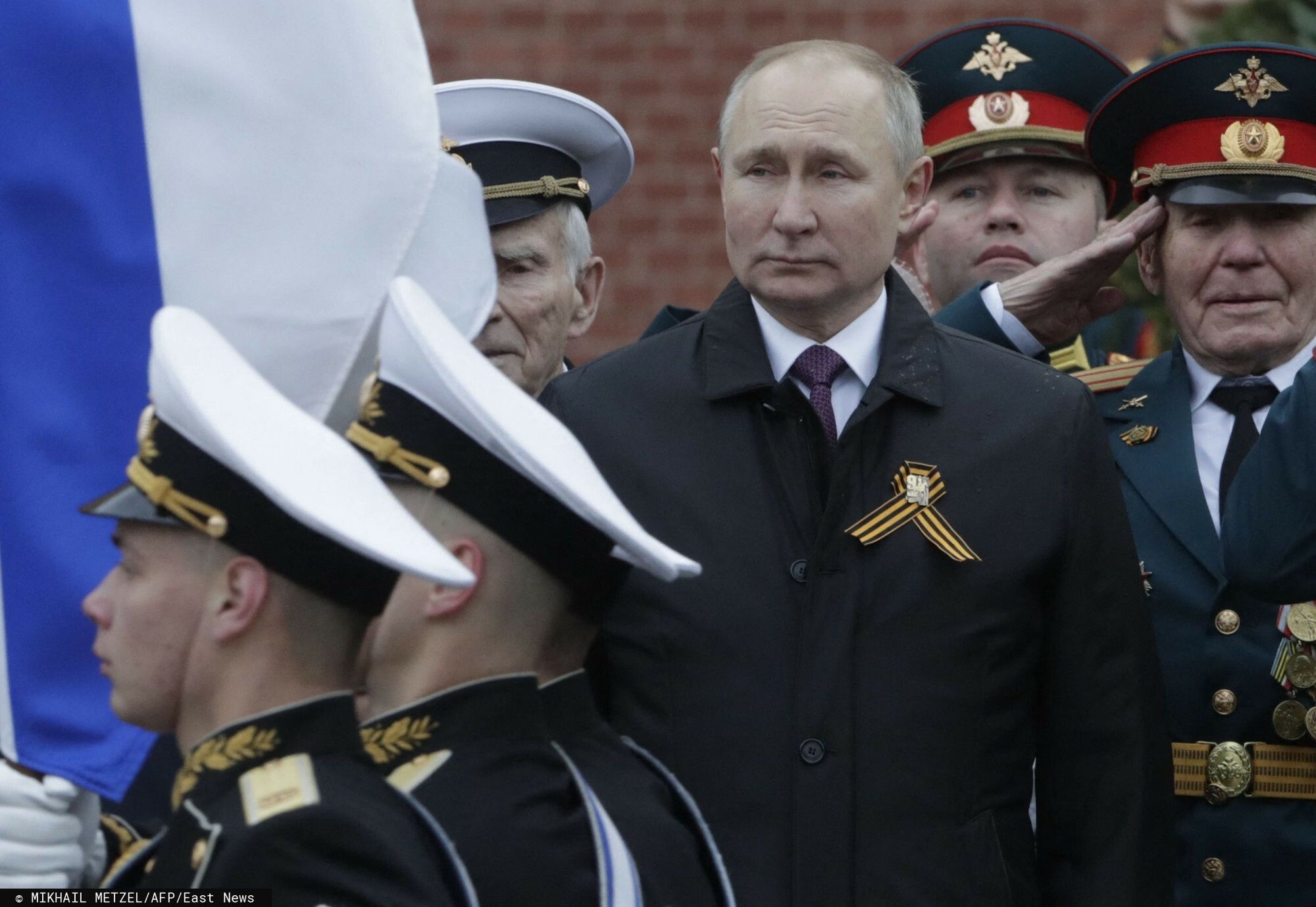 Defilada wojskowa z okazji Dnia Zwyci?stwa w MoskwieRussian President Vladimir Putin attends a flower-laying ceremony at the Tomb of the Unknown Soldier after the Victory Day military parade in Moscow on May 9, 2021. - Russia celebrates the 76th anniversary of the victory over Nazi Germany during World War II. (Photo by Mikhail Metzel / SPUTNIK / AFP)MIKHAIL METZEL