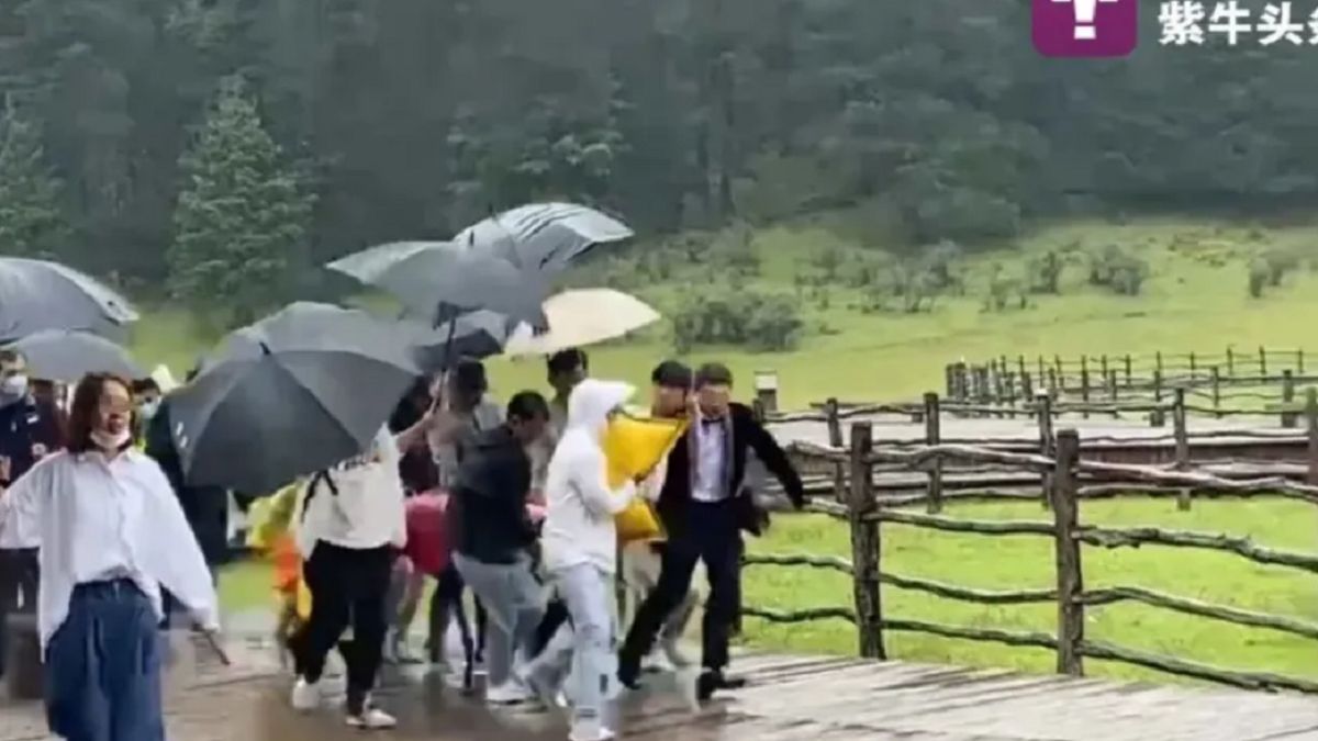 Mężczyzna został porażony piorunem podczas sesji.