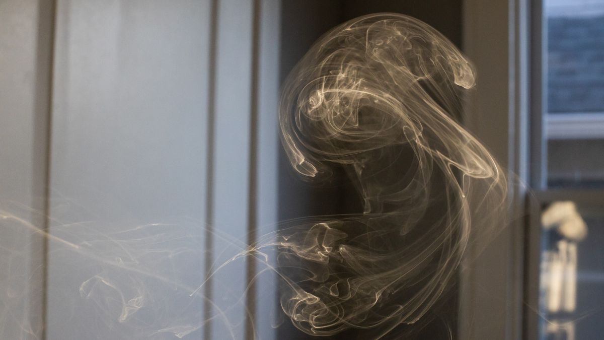 Palenie papierosów w domu nie jest dobrym rozwiązaniem