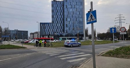 Rowerzyści przejechali przez przejście dla pieszych. Szybko tego pożałowali