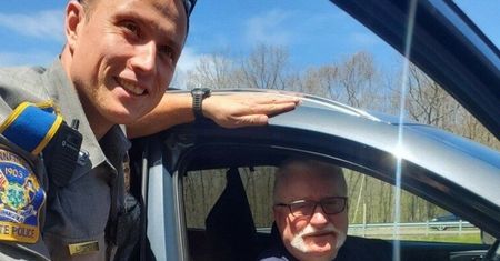 Lech Wałęsa złapał gumę w Connecticut. Policjant był mocno zaskoczony