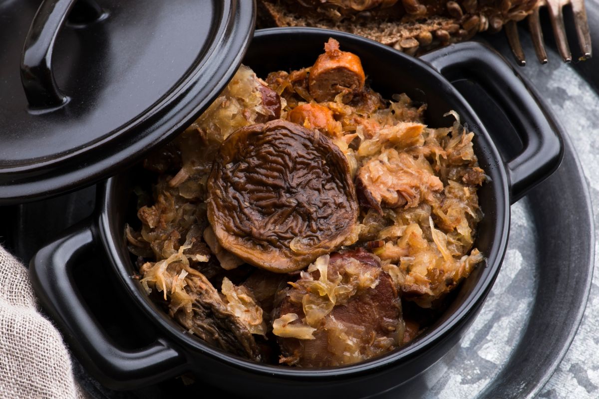 Wlej do bigosu. Nawet babciny przepis wypadnie przy tym blado