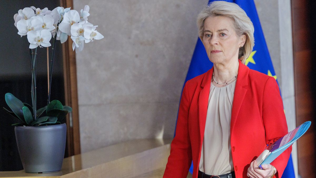European Commission President Ursula von der Leyen arrives at the EU Commission's weekly College meeting in Brussels, Belgium, 26 February 2026. EPA/OLIVIER MATTHYS Dostawca: PAP/EPA.