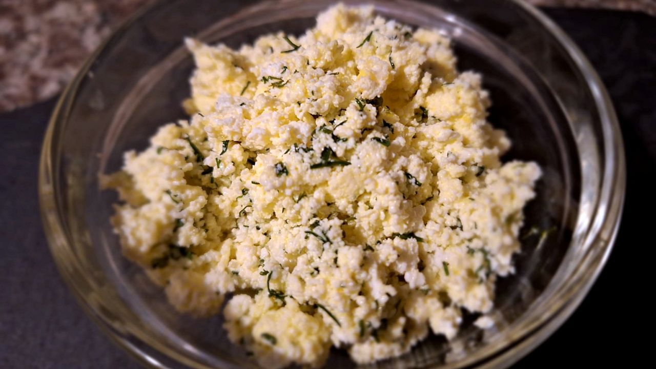 Uważany za zdrowy duet. Twaróg z olejem lnianym nie zawsze działa tak samo