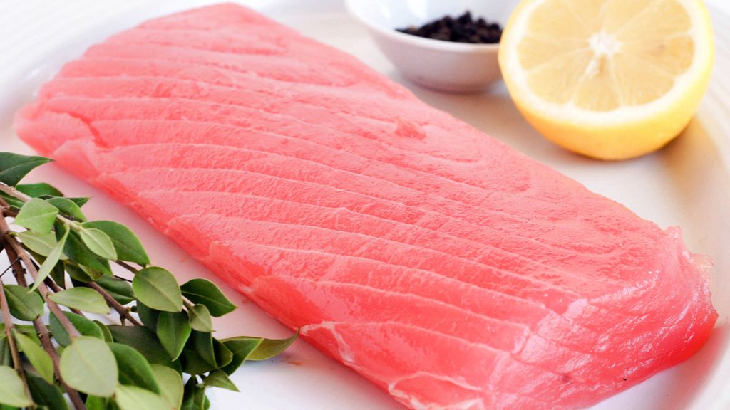 Surowy tuńczyk żółtopłetwy