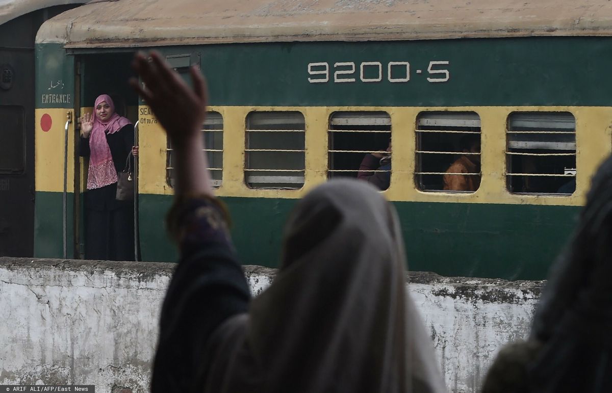 25-letnia Pakistanka jechała pociągiem. Zgwałciło ją trzech mężczyzn 