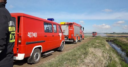 Niespokojna niedziela. Znów palą się łąki