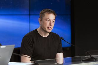 Elon Musk sprzedał setki tysięcy akcji Tesli. Przekonuje, że spełnił obietnicę