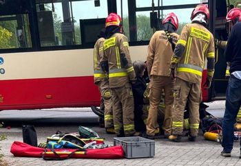 Groza w Gdańsku. Rowerzysta pod kołami autobusu