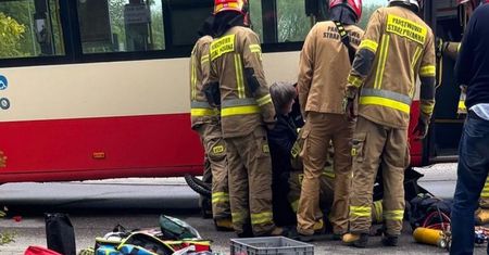Groza w Gdańsku. Rowerzysta pod kołami autobusu