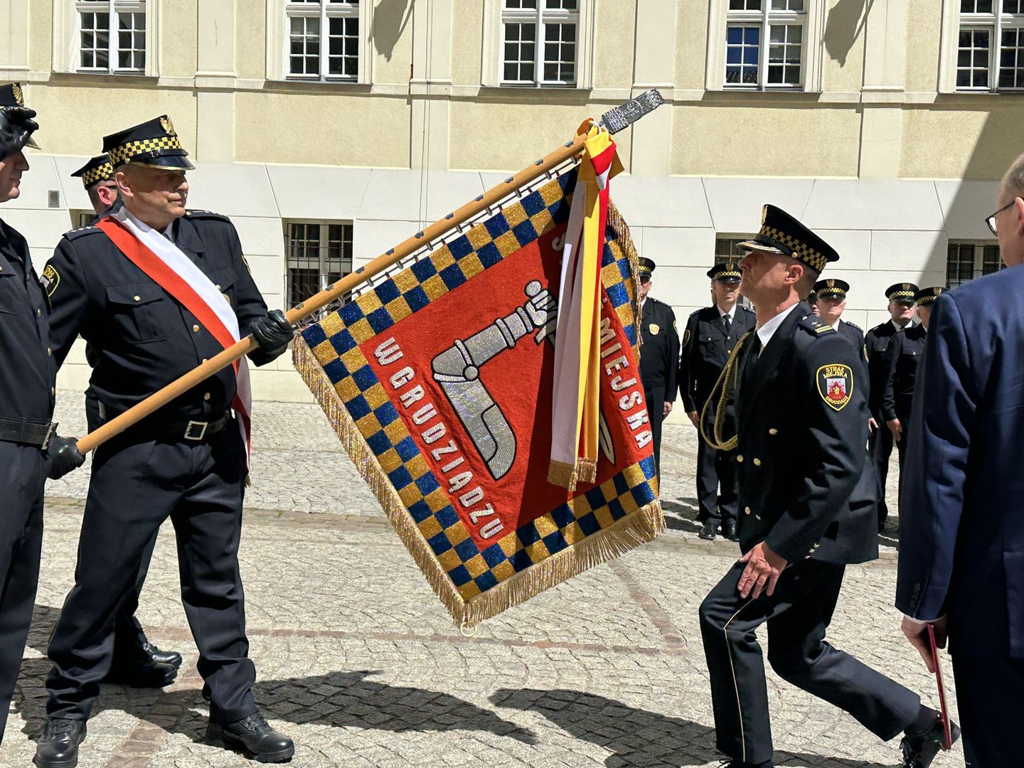 Tomasz Lubiejewski został nowym komendantem Straży Miejskiej w Grudziądzu. Ślubowanie złożył w obecności strażników, władz samorządowych i przedstawicieli innych służb oraz instytucji