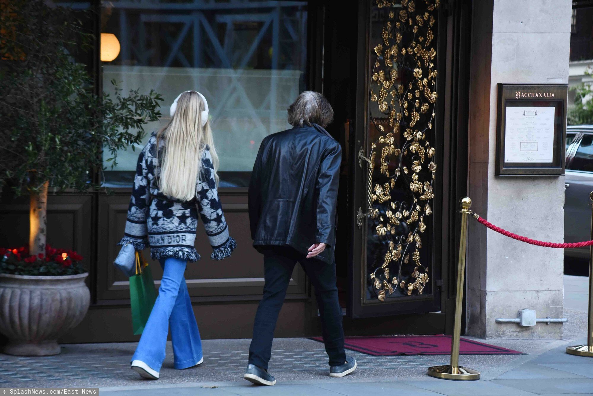 Julia Dybowska i Robert Tchenguiz idą do greckiej restauracji