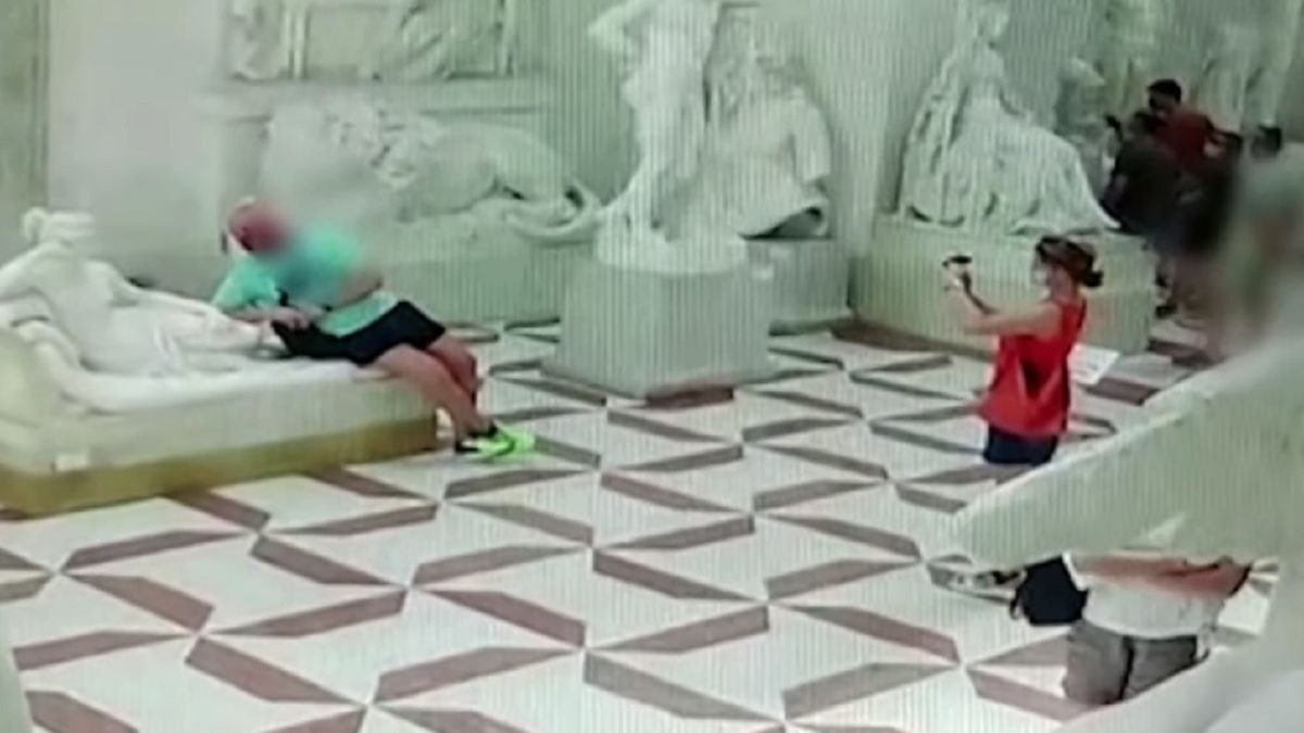 Turysta zniszczył rzeźbę w muzeum