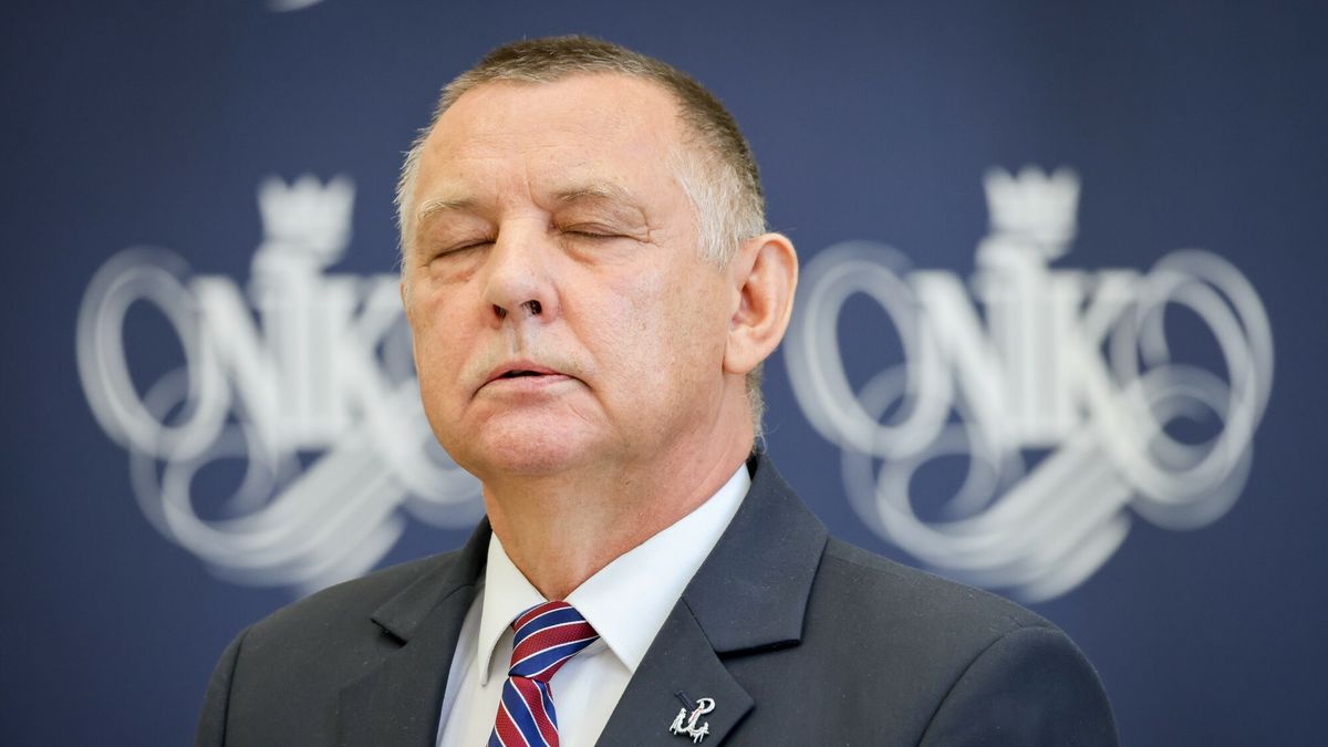 Prezes NIK o wniosku prokuratury o uchylenie mu immunitetu18.10.2021 Warszawa Konferencja Prezesa NIK Mariana Banasia dot. postepowania w sprawie wniosku prokuratury o uchylenie immunitetu Prezesowi NIK  fot Jacek Dominski/REPORTERn/z: Marian BanasJacek Dominski/REPORTER