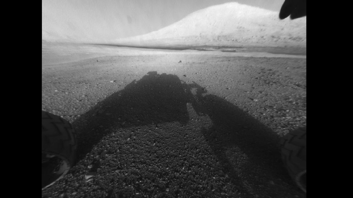 Pierwsze wyraźne zdjęcie Marsa wykonane przez Curiosity 1