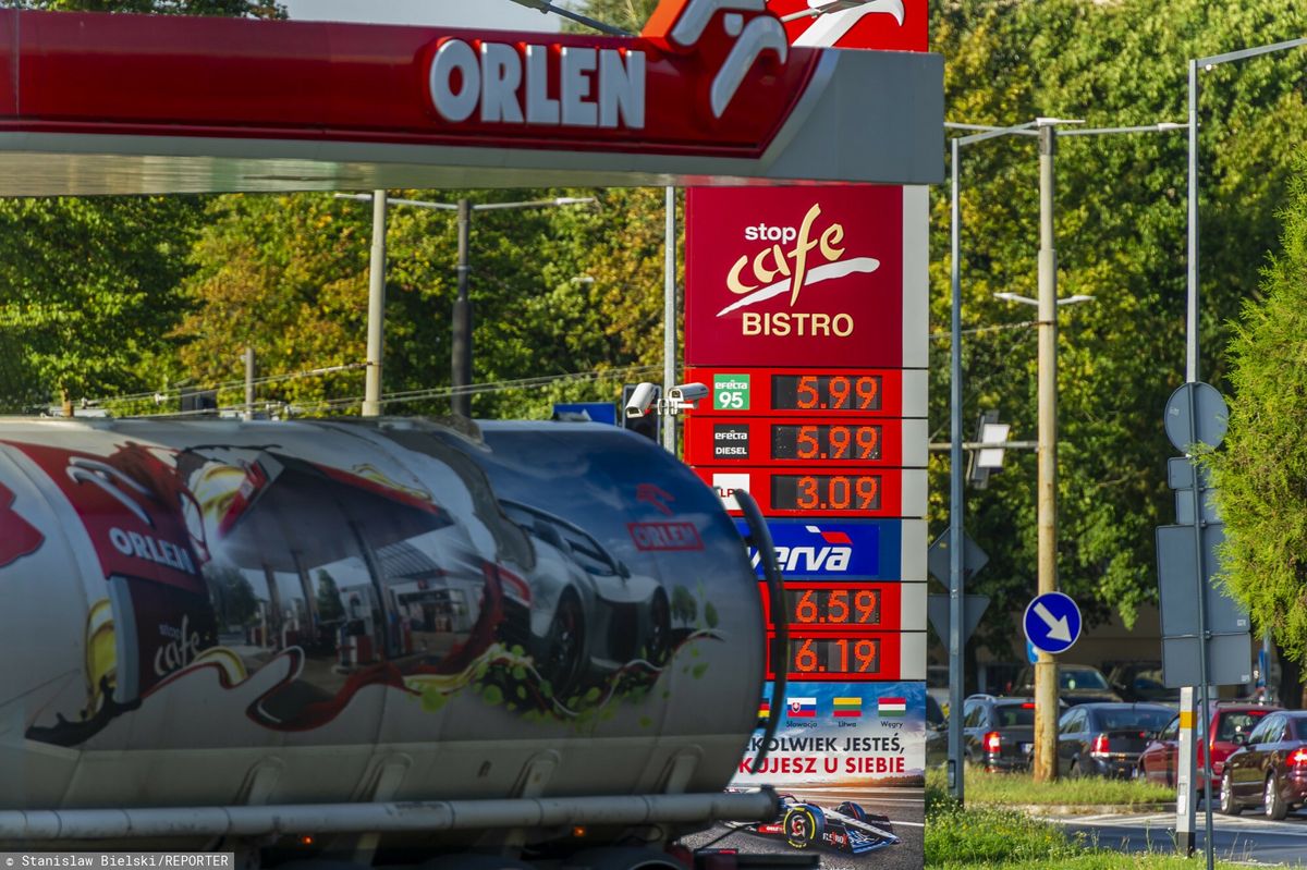 Obniżki cen paliw na stacjach wyhamowały - uważają eksperci