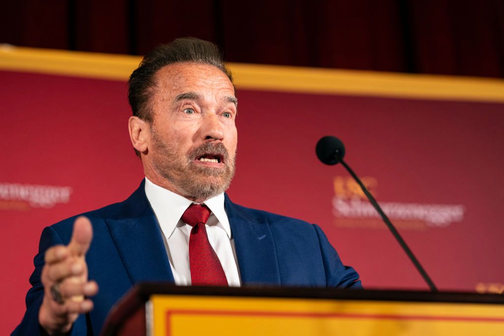 Arnold Schwarzenegger dał 1 mln dol. na walkę z koronawirusem. "Pomagajmy bohaterom"