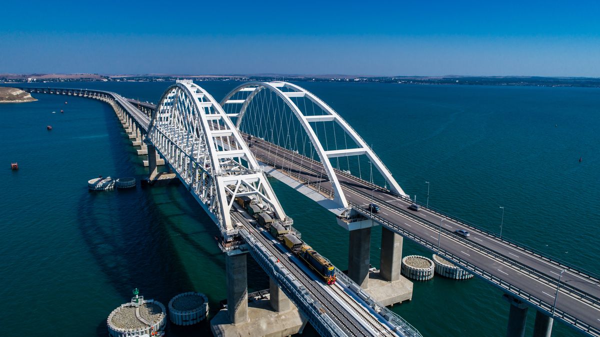 Most Krymski ma być "celem numer 1" 