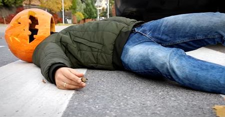 "A wystarczyło ruszyć dyńką!". Policja publikuje film z apelem do pieszych
