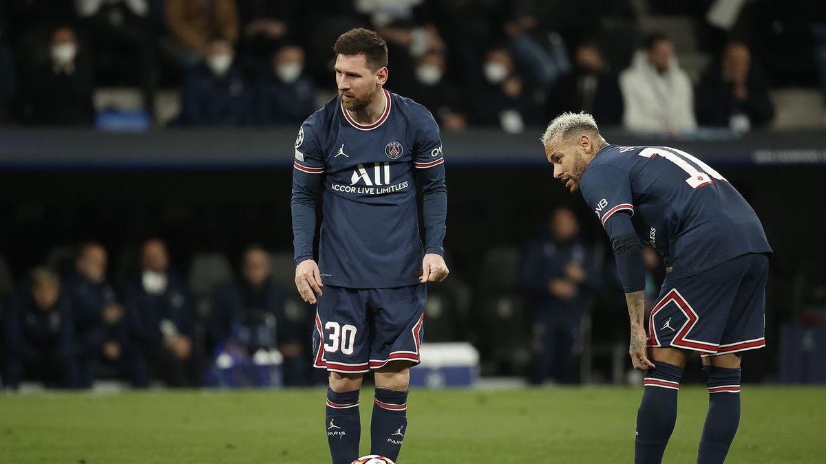 Zdjęcie okładkowe artykułu: Getty Images / Burak Akbulut/Anadolu Agency  / Na zdjęciu: Lionel Messi (L) and Neymar JR. (R) 