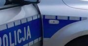 Warszawa. Wypadek koło komendy policji na Wilczej. Policyjne auto rozbite