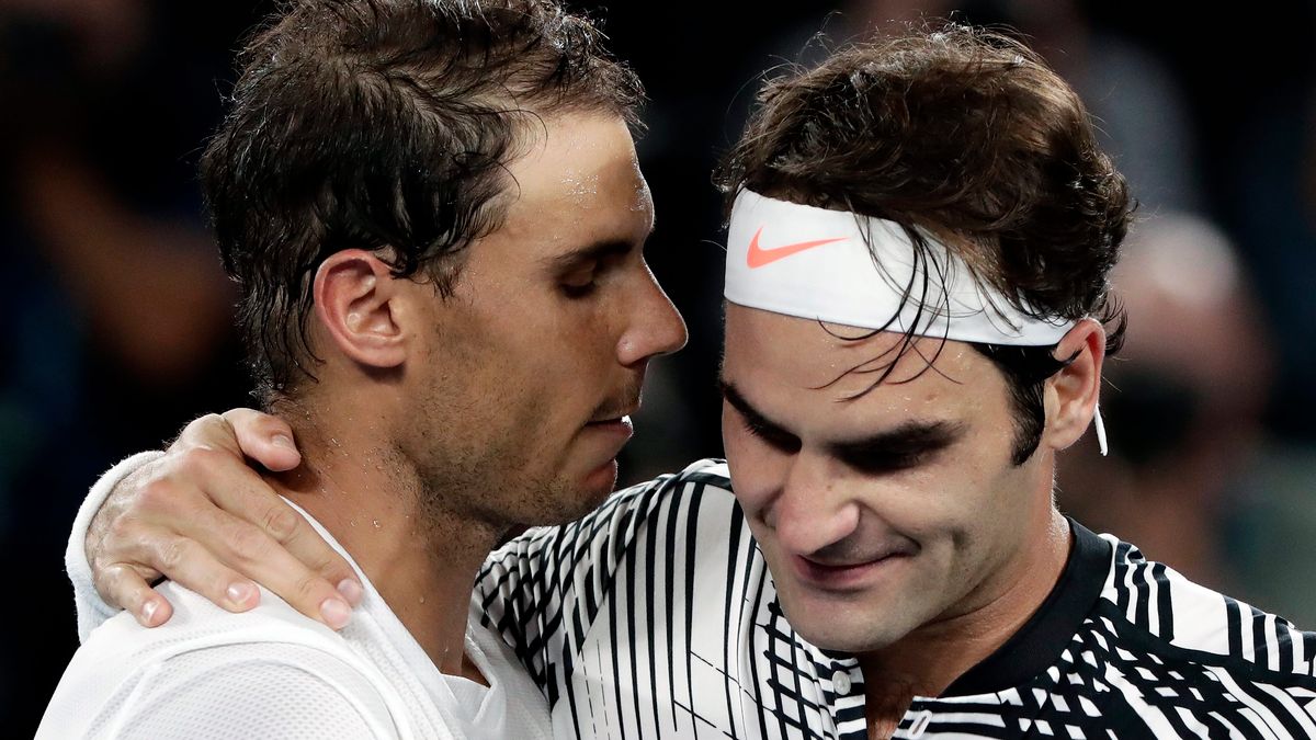 Rafael Nadal (z lewej) i Roger Federer