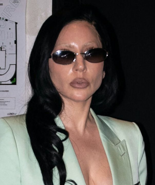 Lady Gaga jako brunetka w Paryżu