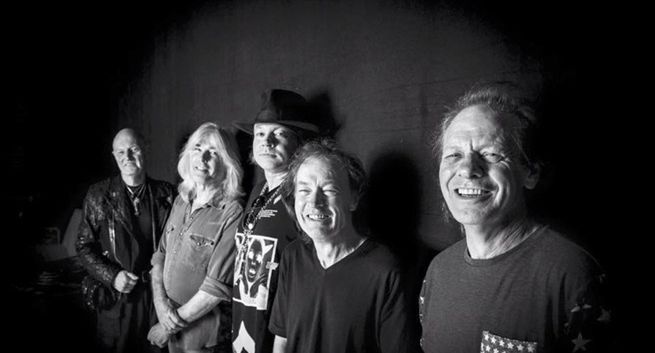 Axl Rose i AC/DC zapraszają na koncert