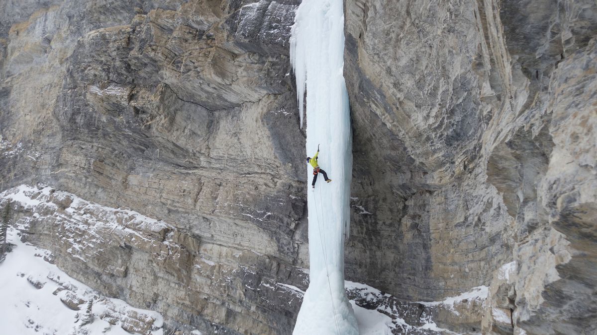 Niesamowite zdjęcia z zamarzniętych wodospadów 1