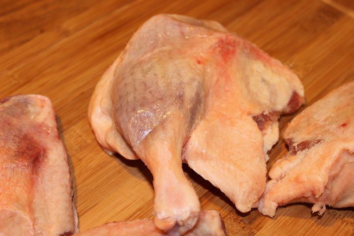 Surowa kaczka domowa (mięso i skóra)