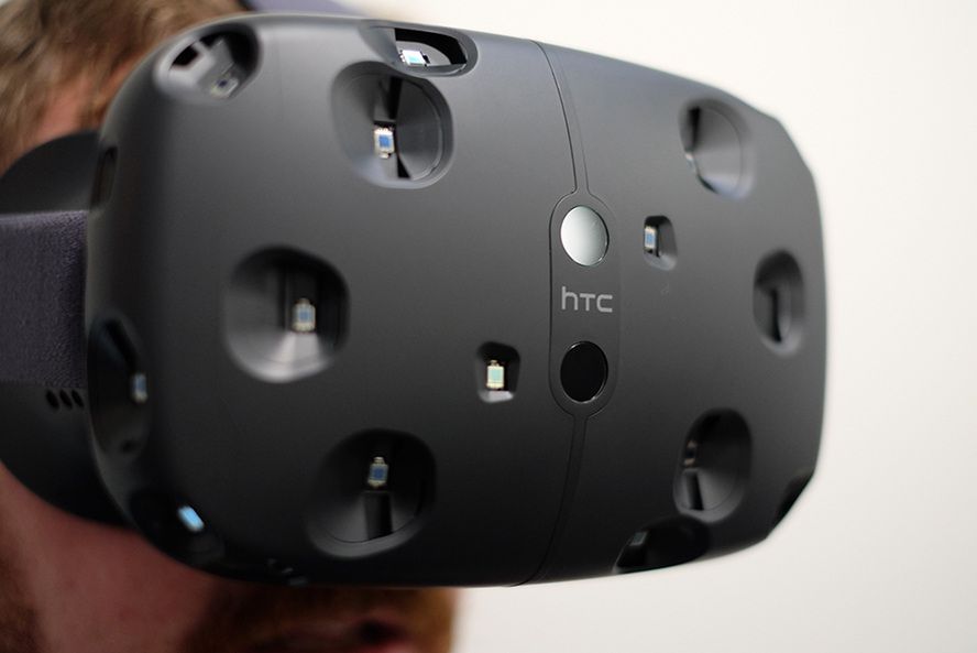 Gogle wirtualnej rzeczywistości HTC Vive jeszcze w tym roku, ale kupić je będzie trudno