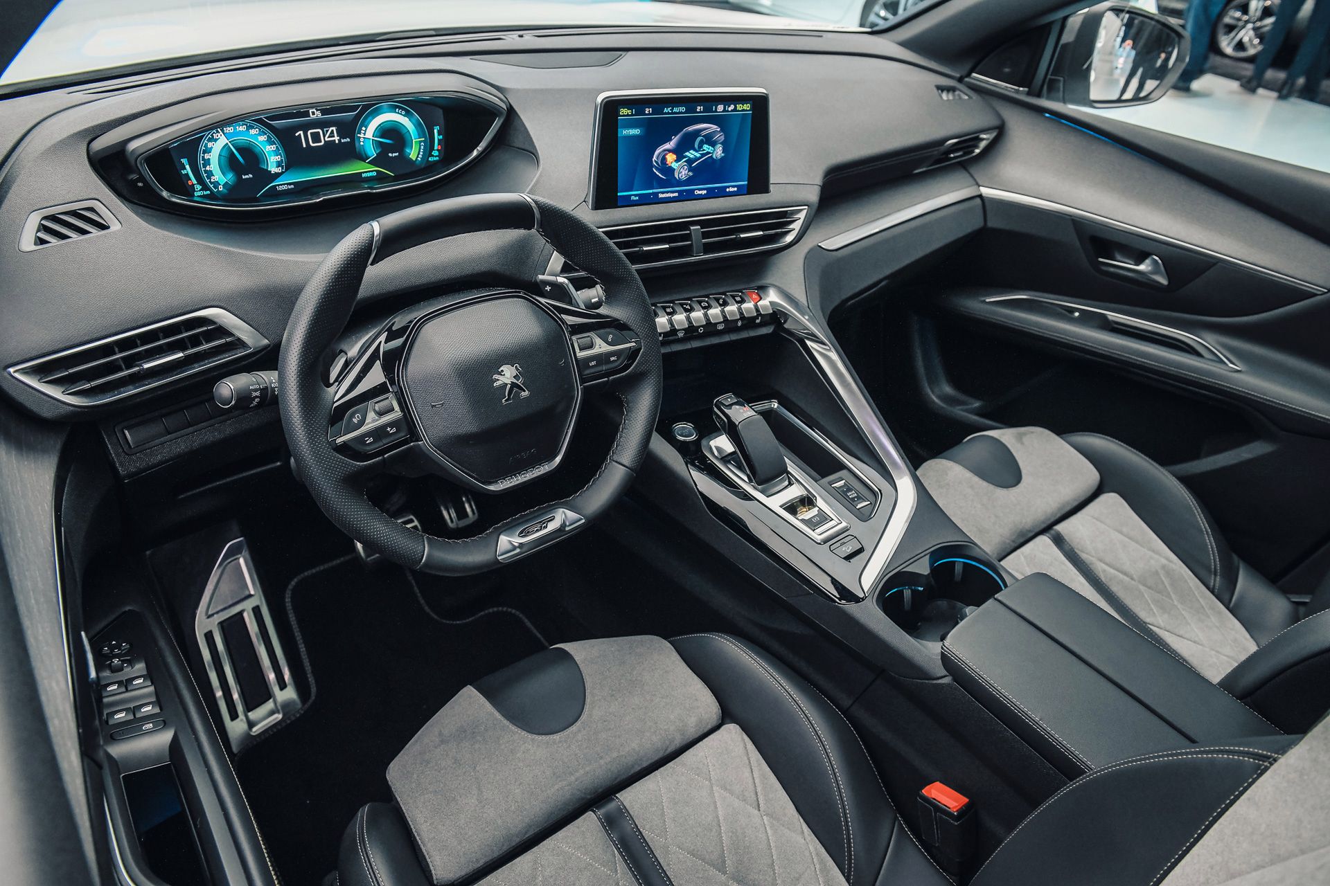 3008 GT Hybrid4 - wnętrze