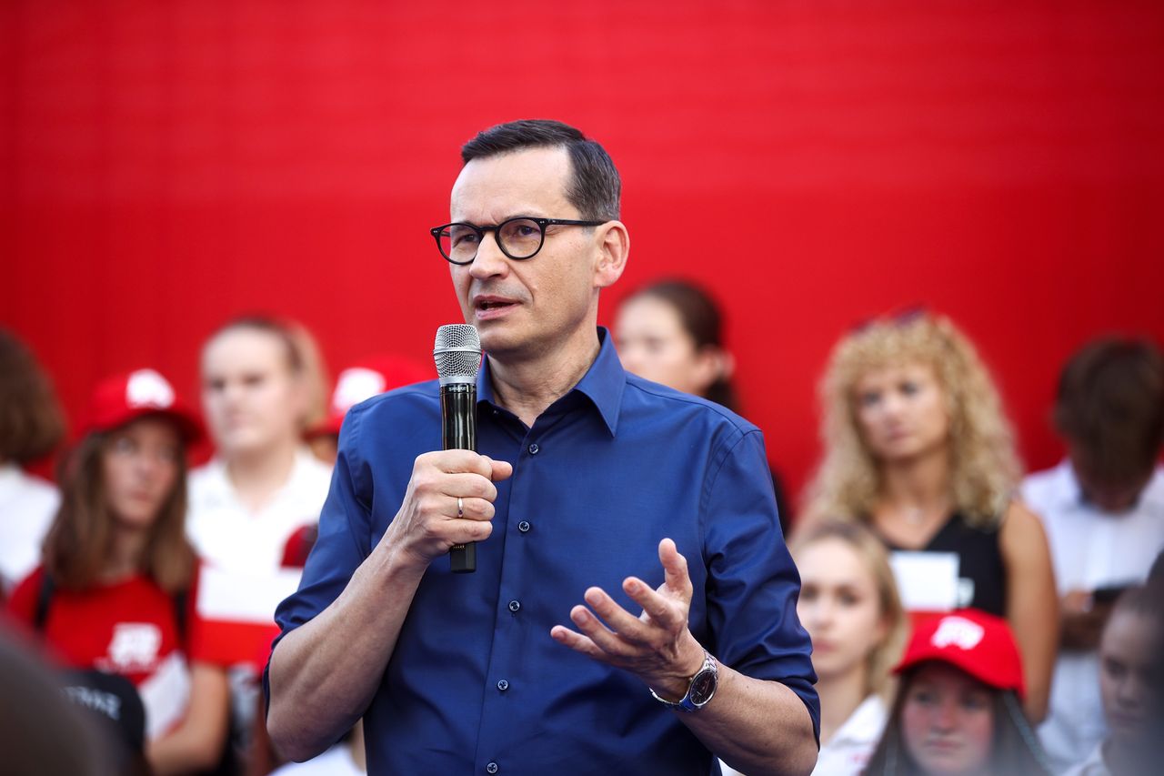 Morawiecki drwi z Giertycha. "Ciekawe, jak pogodzi"