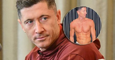 Robert Lewandowski pozazdrościł żonie? Roznegliżowany pręży mięśnie brzucha [ZDJĘCIE]