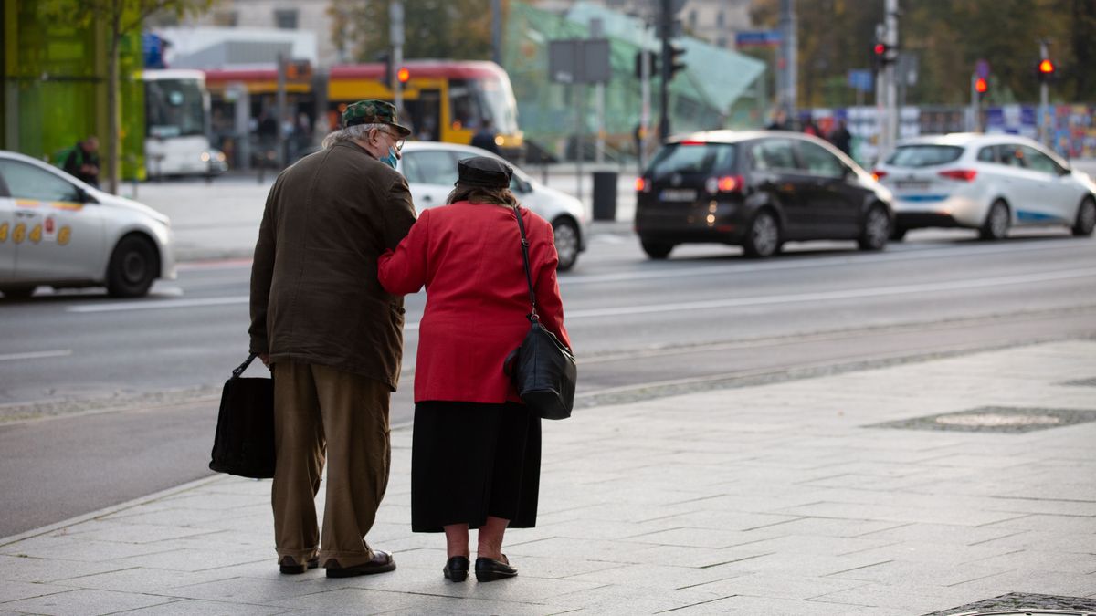 senior emeryt emerytury waloryzacja emerytura spacer 