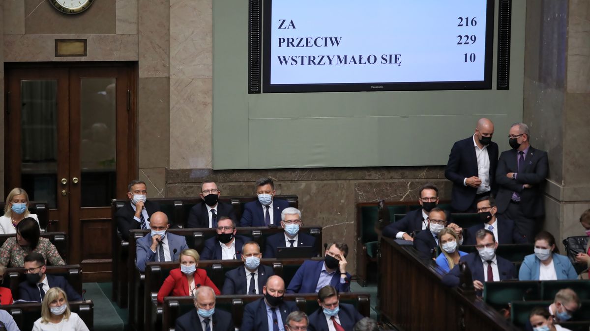 wynik głosowania lex anty-TVN 