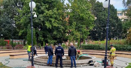 Tragedia na Pomorzu. Wpadł do fontanny, nie przeżył mimo reanimacji