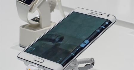 Każdy będzie mógł kupić „zakrzywionego” smartfona Samsunga?