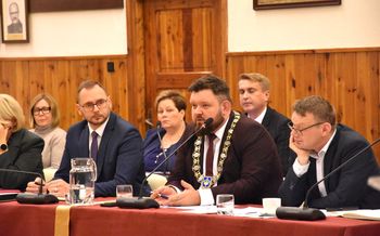 Witoldów: Radni "przyklepali" likwidację SP. Trwa walka o budynek. Chętnych jest kilku