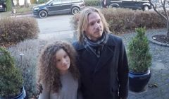 Oświadczyny 30-latka w kampanii przeciw poślubianiu nieletnich dziewczyn w Afryce (wideo)